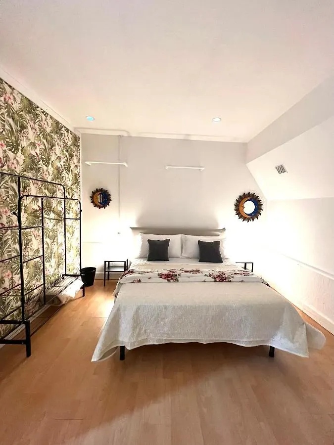 Casa Murales A Toledo Naples Apartment